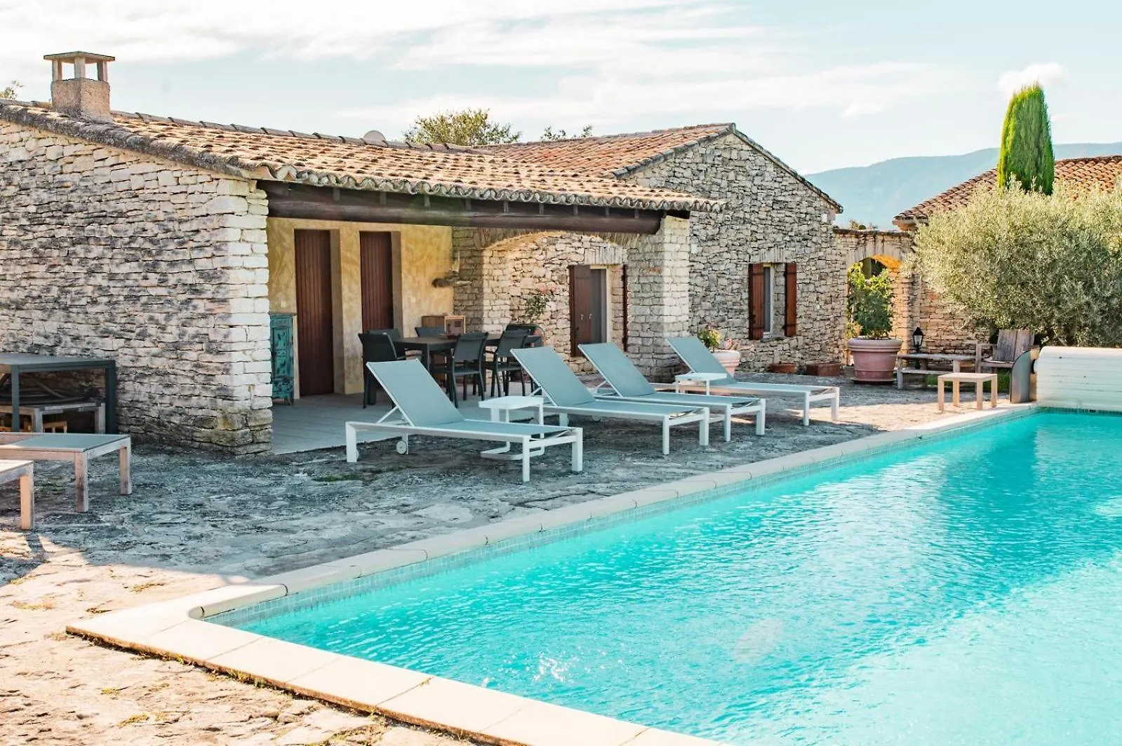 Maison De Charme Avec Piscine A Gordes France
