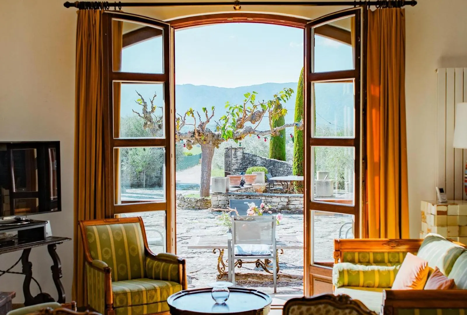 Maison De Charme Avec Piscine A Gordes